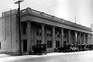 Archivo:Triangle studios c.1916