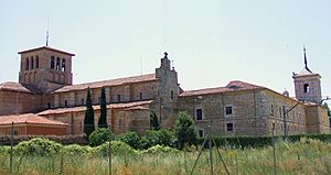 Archivo:Venta de Baños - Monasterio de San Isidro de Dueñas (La Trapa) 8