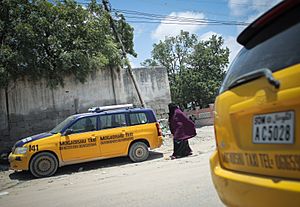 Archivo:2013 09 01 Mogadishu Taxi Company 017 (9656572232)