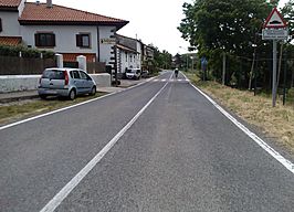 Asiain, Cendea de Olza - Mapillary (Tm3m2cF4TMGmmumVCXLBdg).jpg