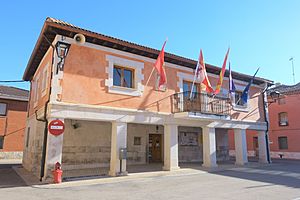 Archivo:Ayuntamiento de Villalmanzo
