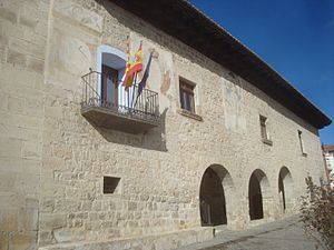 Archivo:Ayuntamiento y Casa Consistorial de Fortanete, comarca Maestrazgo, Teruel