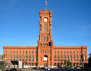 Archivo:Berlin Rotes Rathaus 2