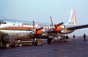 Archivo:Boeing 377 Stratocruiser (B-29) American Overseas 1949-50