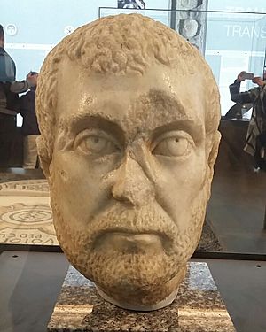 Archivo:Bust of Diocletian at the National Museum of Serbia (cropped)