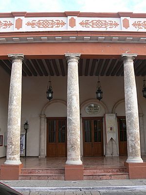 Archivo:Campeche - Teatro San Pablo