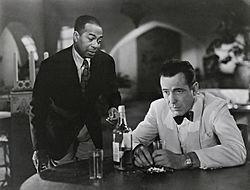 Archivo:Dooley Wilson-Humphrey Bogart in Casablanca