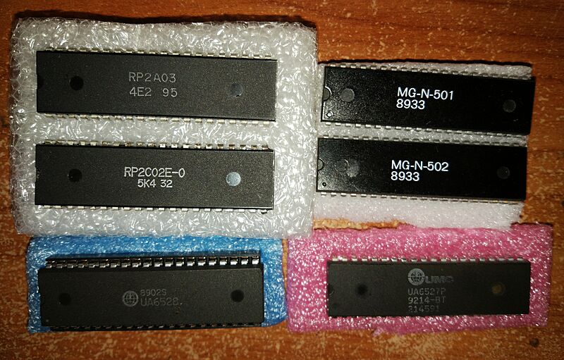 Famicom CPUs and PPUs