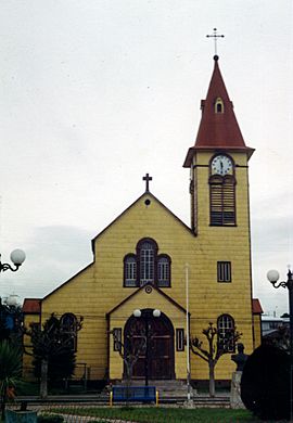 Iglesia San Miguel Arcangel de Calbuco.jpg