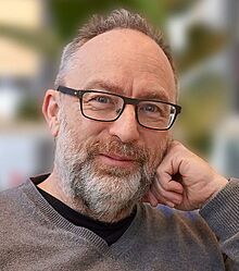 Jimmy Wales in New York City March 2023 blurred cropped.jpg