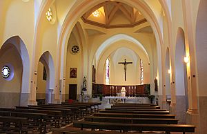 Archivo:Málaga, the church "San Patricio", inner view