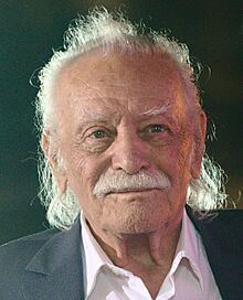 Manolis Glezos with LAE 3.jpg