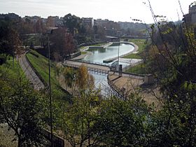 Parc de Vallparadís, pla del Mas de la Castlania i estany.jpg