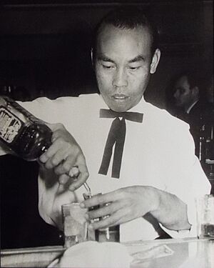 Archivo:Phoenix-Building-Arizona Biltmore Hotel-Bartender-1929