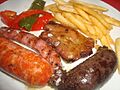 Plato de barbacoa de embutidos (Castellón)
