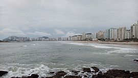 Praia das Pitangueiras.jpg