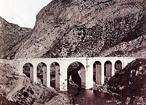 Archivo:Puente del Cabriel carretera de las Cabrillas