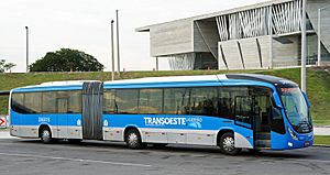 Archivo:Rio 01 2013 TransOeste 5811