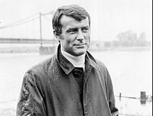 Robert Conrad 1972.JPG
