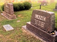 Archivo:Rose Wilder Lane gravesite
