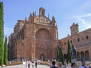 Archivo:Salamanca ,Convento de San Esteban - panoramio
