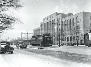 Archivo:Type 4 streetcar inbound at Granby Street, circa 1940s