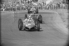 Archivo:Von Trips, Clark and P. Hill at 1961 Dutch Grand Prix