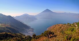 1 lake atitlan panorama 2009.jpg