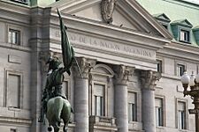 Archivo:2011.10.17.091501 Banco Nación Belgrano Plaza Mayo Buenos Aires