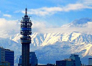 Archivo:Andes y Torre Entel