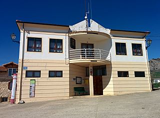 Ayuntamiento de Miraveche.jpg