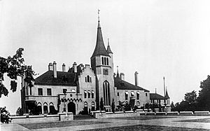Archivo:Beacon Towers 1922 front elevation