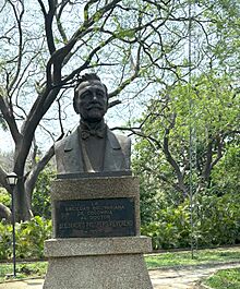 Busto Alejandro Próspero Révérend - San Pedro Alejandrino.jpg