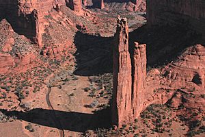 Archivo:Cach spider rock overlook 20100304164718
