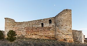 Archivo:Castillo de Malasombra, Establés, Guadalajara, España, 2017-01-07, DD 21