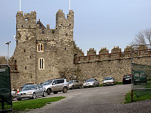 Archivo:Constable Tower, Swords Castle, Swords, County Dublin, Ireland - geograph.org.uk - 315886