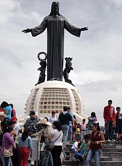 Archivo:Cristo Rey en el Cerro del Cubilete - Silao, Guanajuato, México