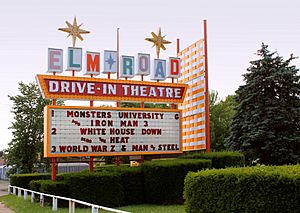 Archivo:Elm Road Drive-In Theatre-2
