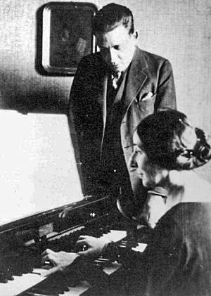 Archivo:Francis Poulenc & Wanda Landowska