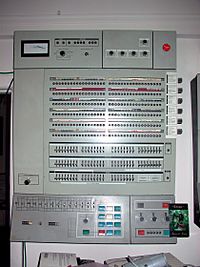 Archivo:IBM360-65-1.corestore