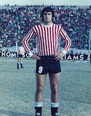 Archivo:Mario Alberto Kempes en Instituto 1972