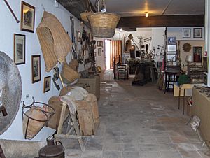 Archivo:Museo de Benagalbón
