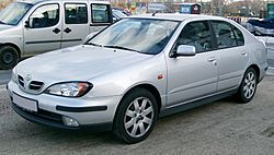 Archivo:Nissan Primera front 20071112