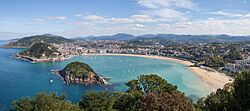 Panorama from Monte Igueldo (5106955283).jpg