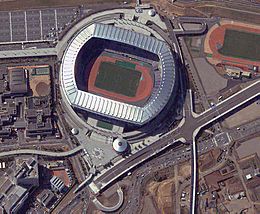 Archivo:Stadion Yokahoma - Yokohama - Japonia (030902)