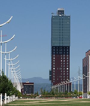 Archivo:Torre de la Rosaleda, Ponferrada