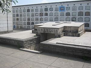 Archivo:Tumba Leguia