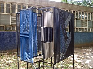 Archivo:UCV 2015-236 Escultura de Jesús Soto, 1957