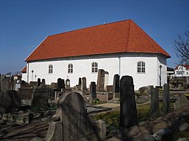 Öckerö gamla kyrka sydfasad.JPG