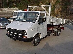 Archivo:1978 Iveco Daily